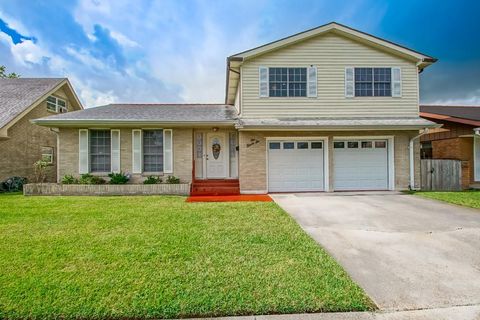 136 LINDA Court Gretna LA 70053