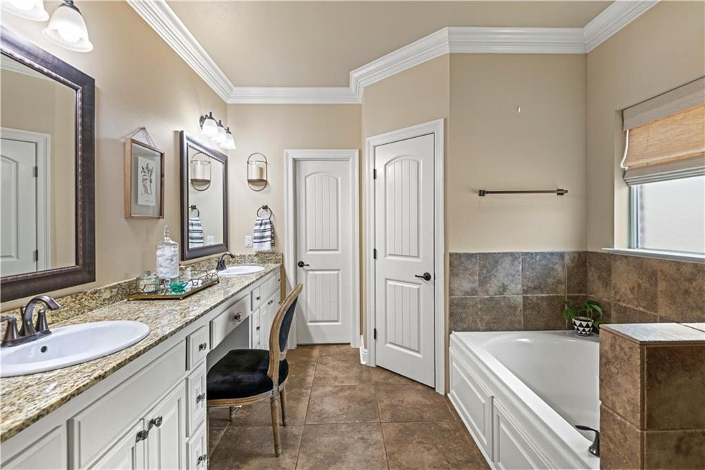 Madisonville, Louisiana 70447, United States, 4 Bedrooms Bedrooms, ,3 BathroomsBathrooms,Residential,Pending,3150