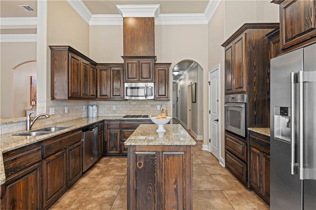 Madisonville, Louisiana 70447, United States, 4 Bedrooms Bedrooms, ,3 BathroomsBathrooms,Residential,Pending,3150