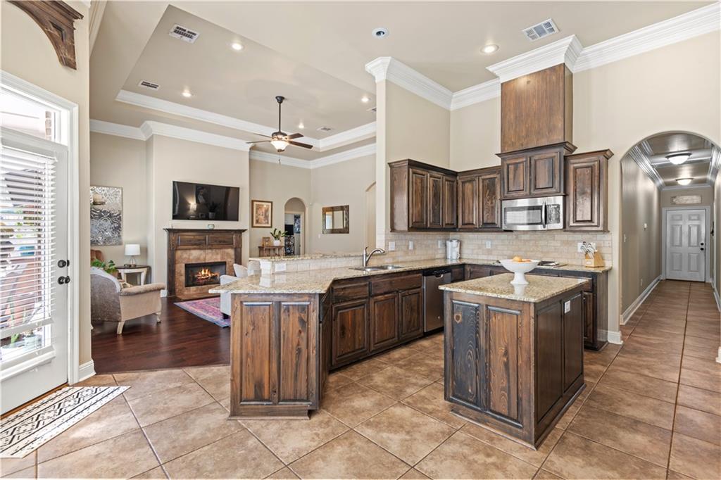 Madisonville, Louisiana 70447, United States, 4 Bedrooms Bedrooms, ,3 BathroomsBathrooms,Residential,Pending,3150