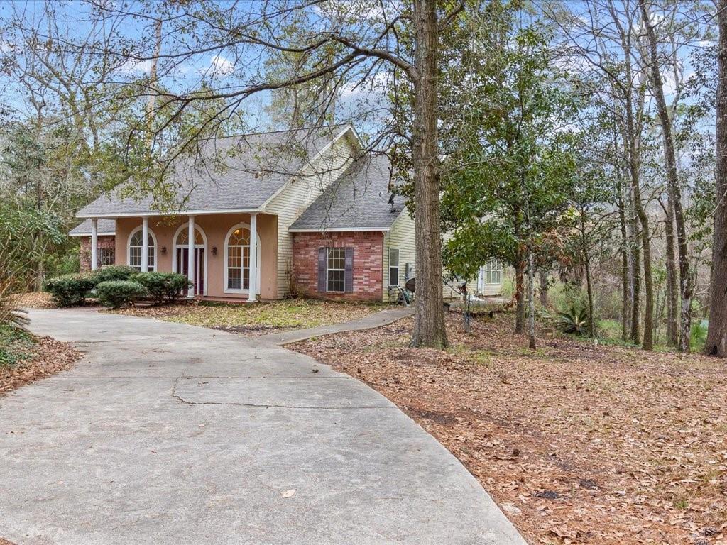 Mandeville, Louisiana 70448, United States, 4 Bedrooms Bedrooms, ,3 BathroomsBathrooms,Residential,Active,1934
