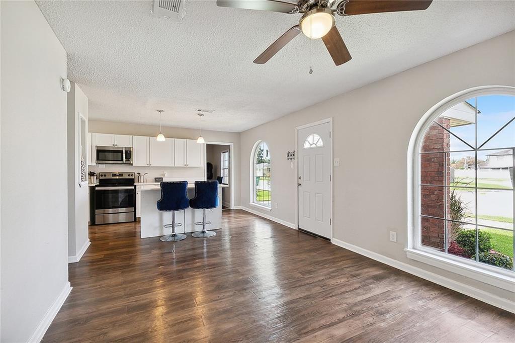 1105 WARREN Drive