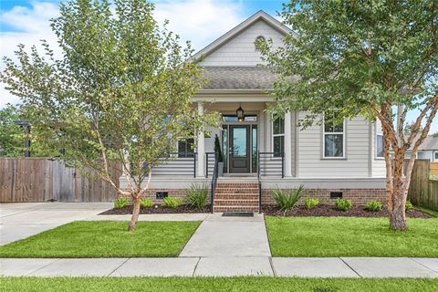 1819 ANGELA Avenue Arabi LA 70032