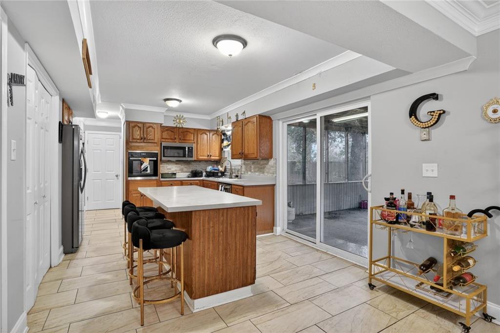 1073 9TH Street