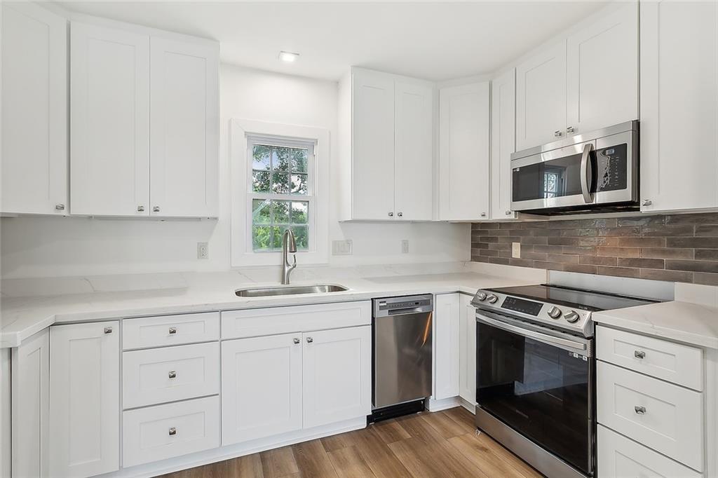Photo 6 of 16 of 8 PLACE LAFITTE Street townhome