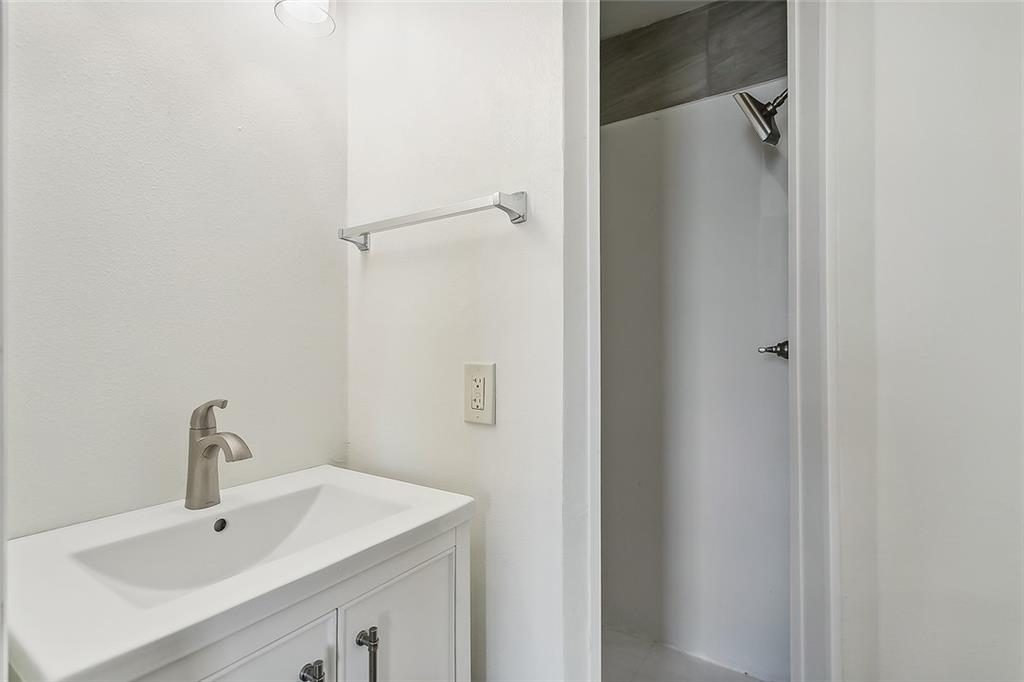 Photo 14 of 16 of 8 PLACE LAFITTE Street townhome