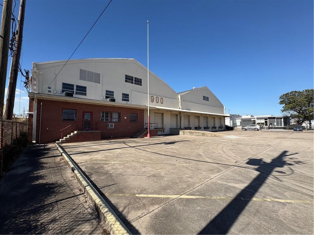 900 Dakin St DAKIN Street