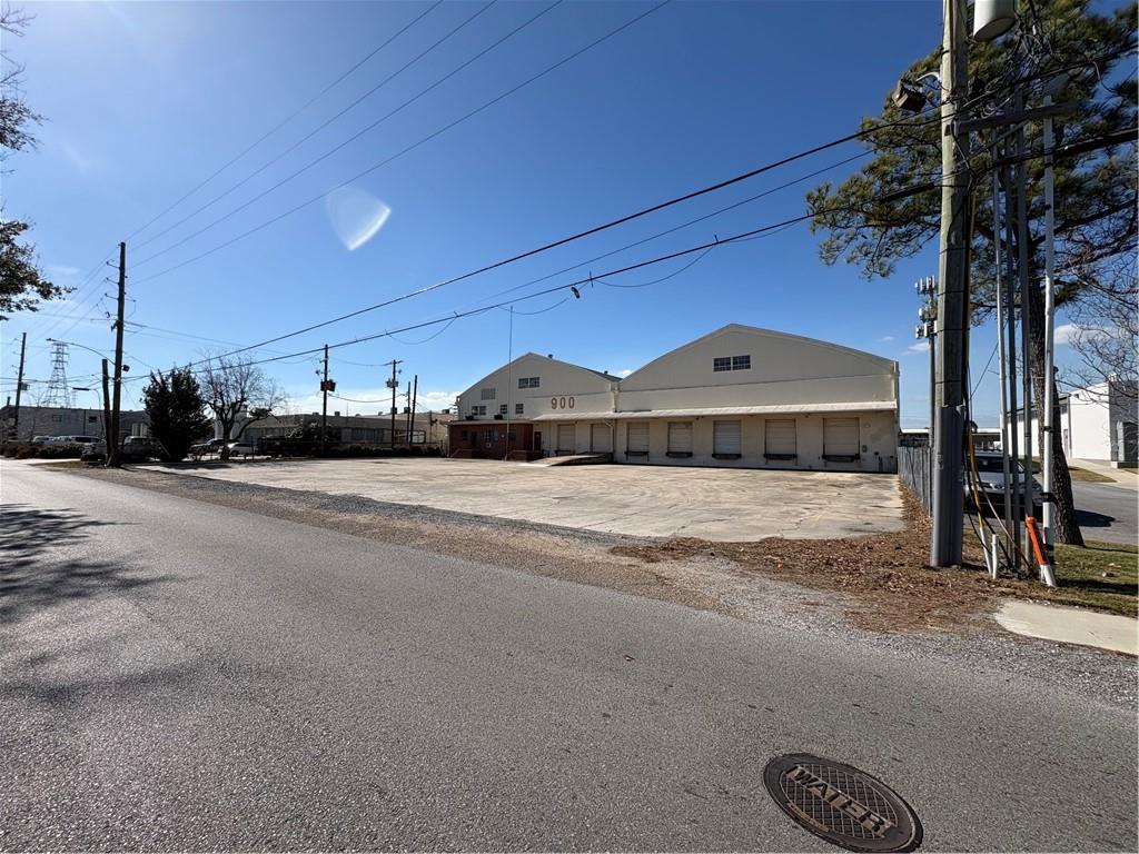 900 Dakin St DAKIN Street