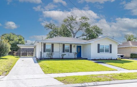 Photo of 4611 SCHINDLER Drive, New Orleans, LA 70127 (MLS # 2560594)