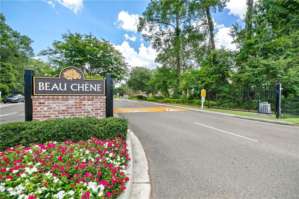 970 MARINA Boulevard