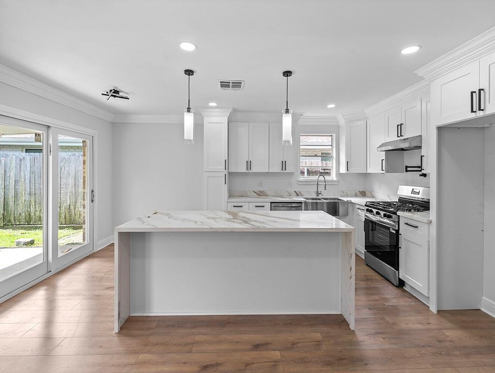 1717 HIGHLAND Avenue