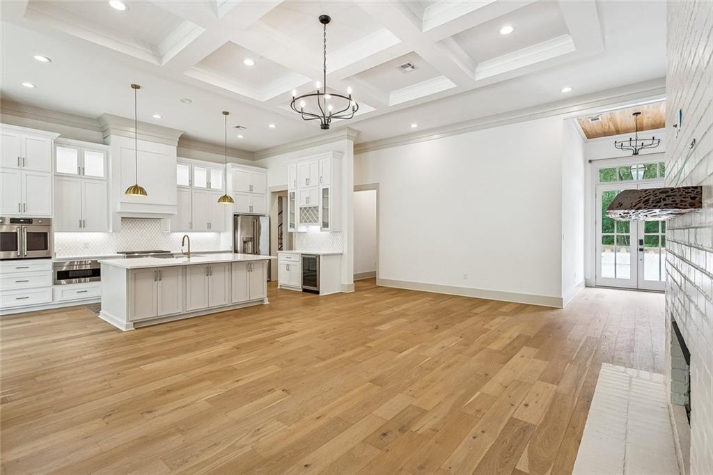 375 RUE CHARLOTTE Road