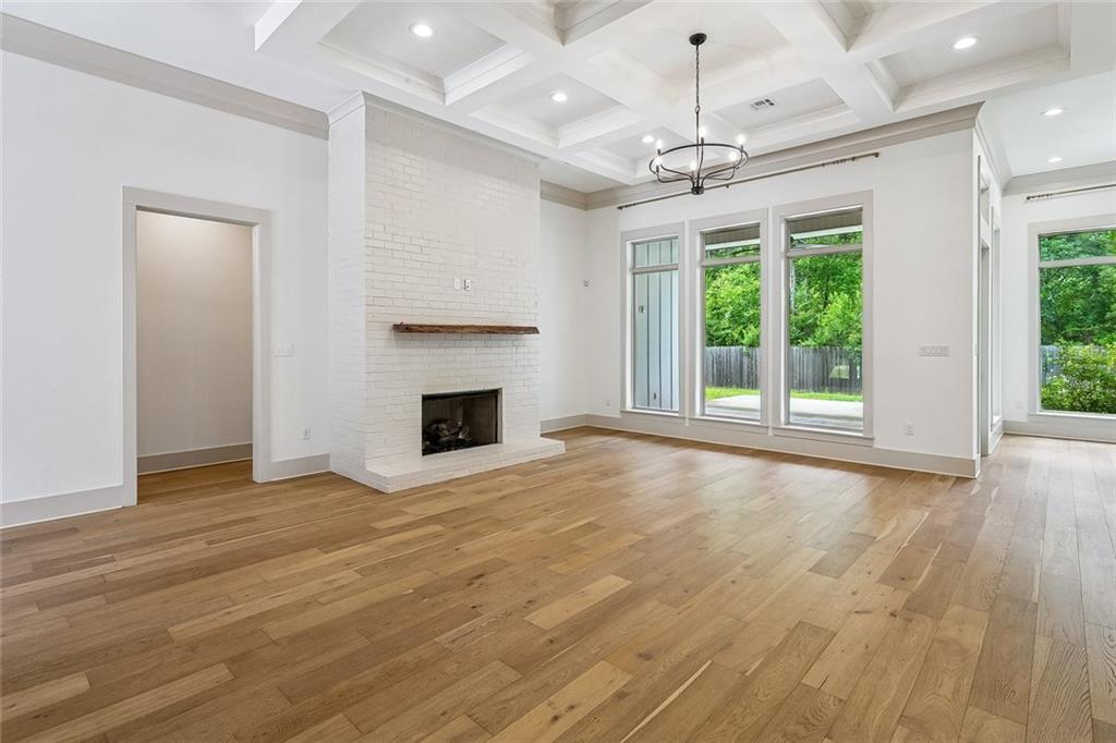 375 RUE CHARLOTTE Road