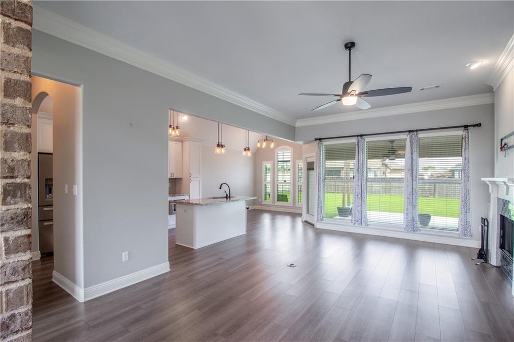 122 LAKE CAROLYN Drive