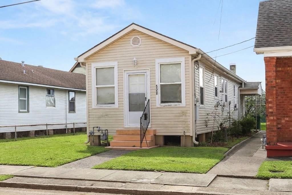 528 8TH Street