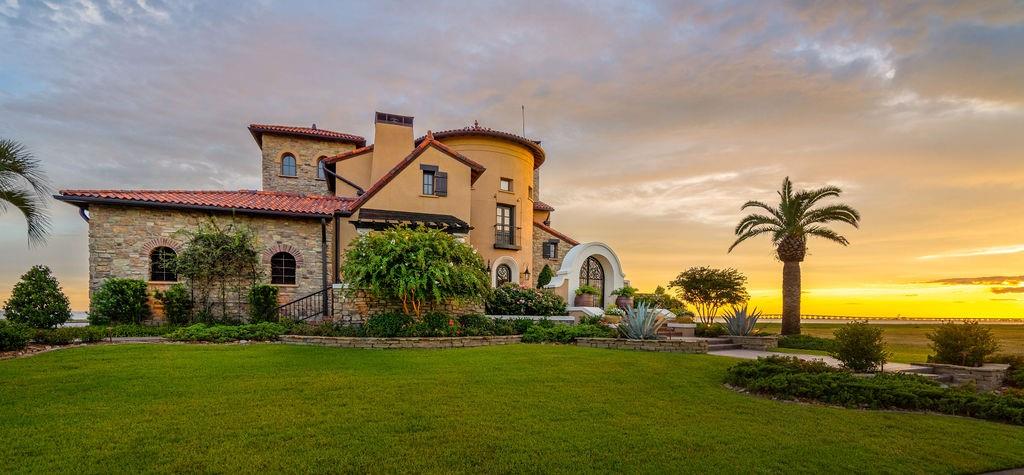 1452 LAKESHORE Boulevard