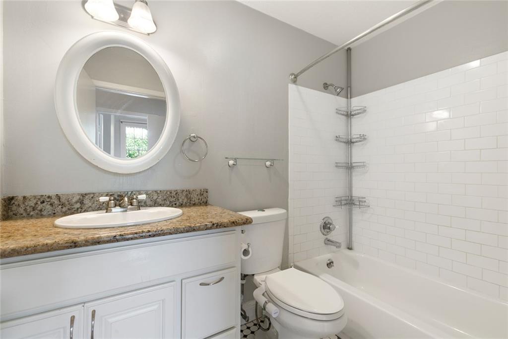 New Orleans, Louisiana 70115, United States, 3 Bedrooms Bedrooms, ,2 BathroomsBathrooms,Residential,Active,168214