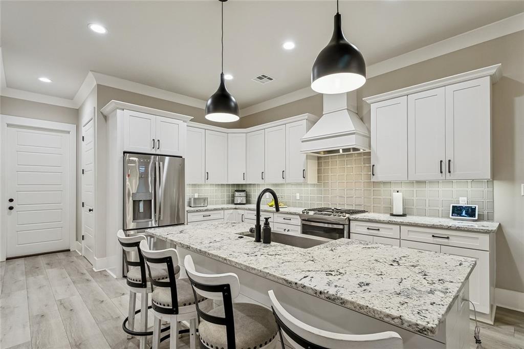 1305 ABITA RIVER Drive