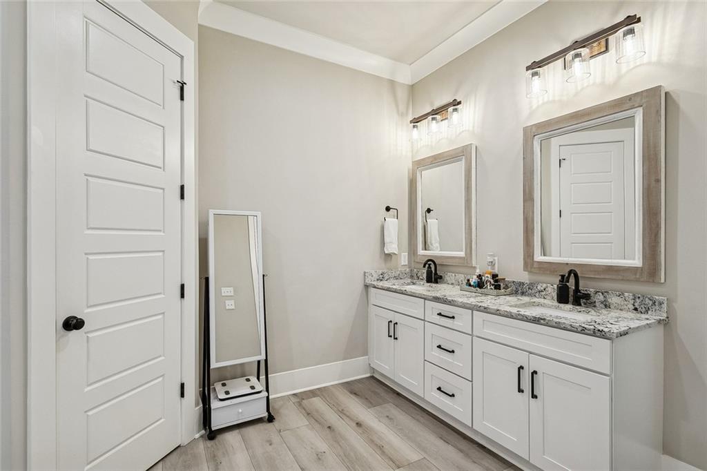 1305 ABITA RIVER Drive
