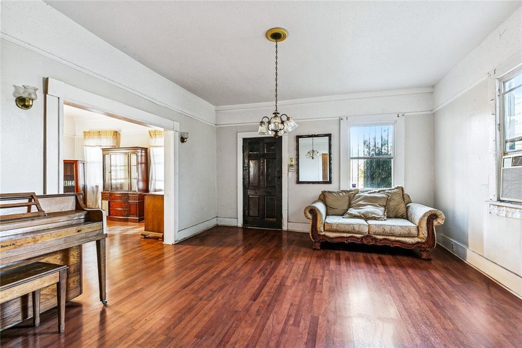 3320 BARONNE ST Street