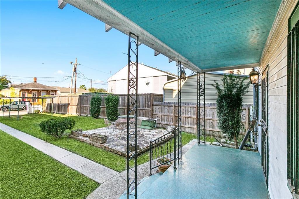 3320 BARONNE ST Street