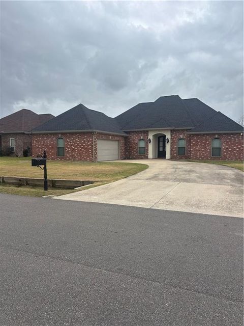 Photo of 118 GENERAL TAYLOR Drive, Hahnville, LA 70057 (MLS # 2544951)