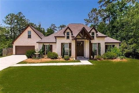 201 BELLE POINT Drive Madisonville LA 70447