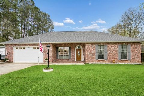 Photo of 205 MARIA Avenue, Abita Springs, LA 70420 (MLS # 2557767)