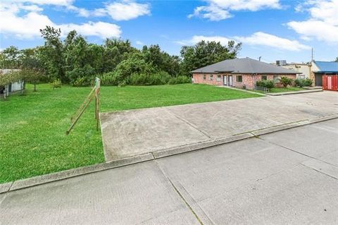 2916 SOUTH LAKE Boulevard Violet LA 70092