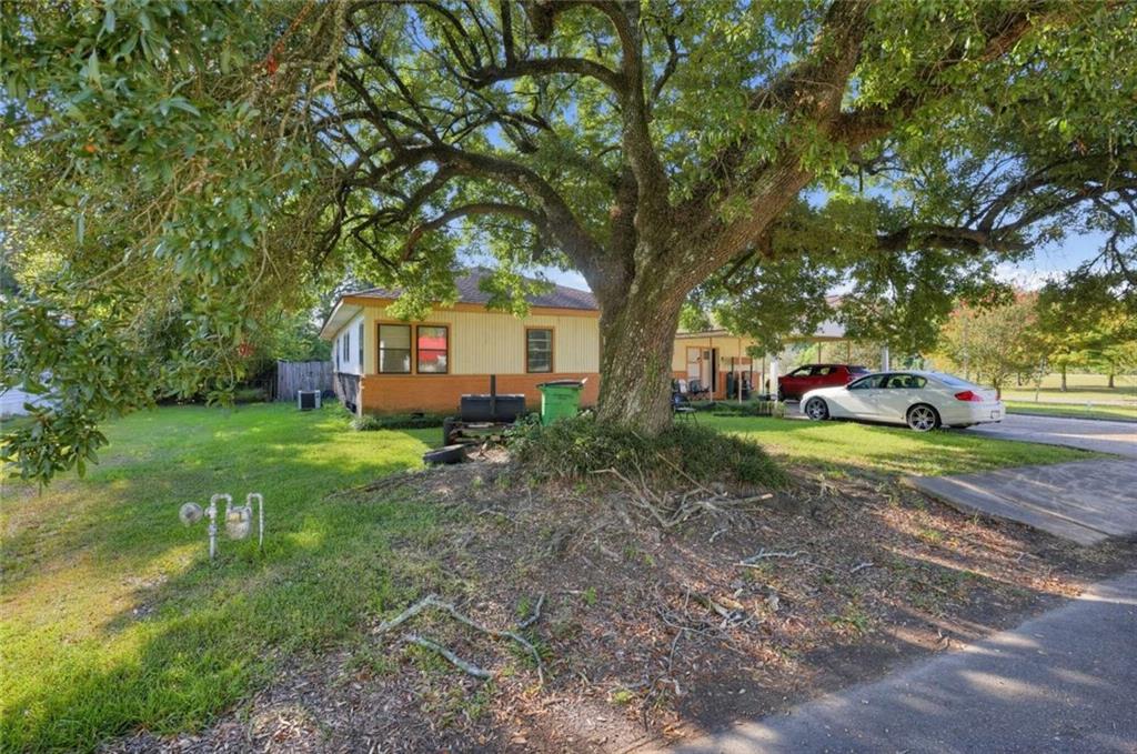 403 WILLOW Street