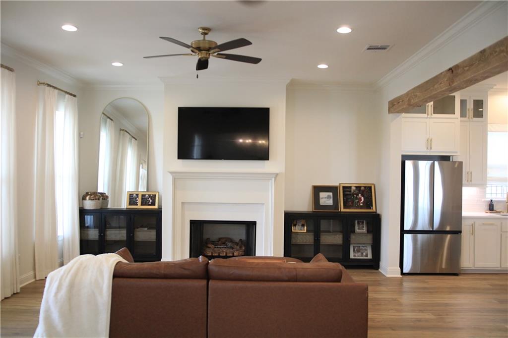 126 ROYAL OAK Boulevard