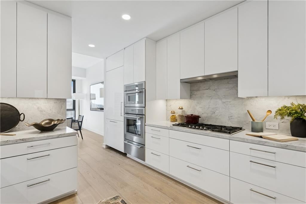 2 CANAL Street 2805