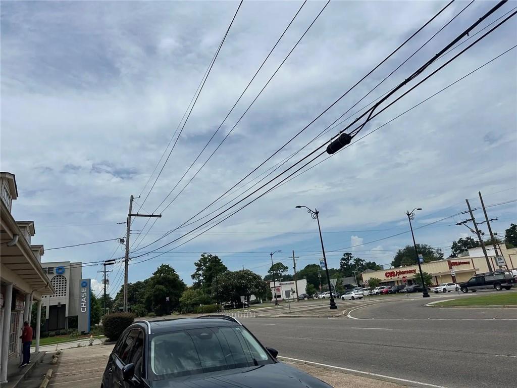 1320 VETERANS MEMORIAL Boulevard