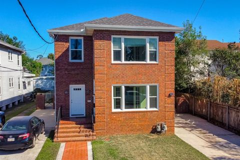 5819 21 S JOHNSON Street New Orleans LA 70125