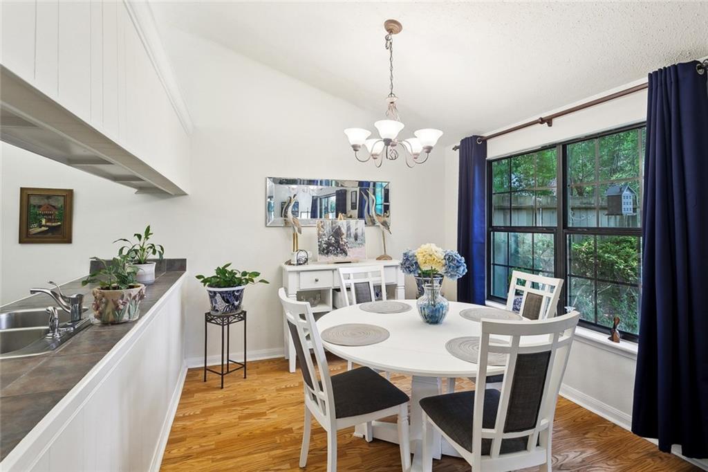 Mandeville, Louisiana 70471, United States, 2 Bedrooms Bedrooms, ,2 BathroomsBathrooms,Residential,Pending,127101