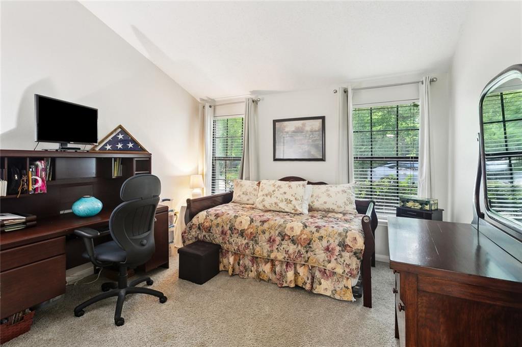 Mandeville, Louisiana 70471, United States, 2 Bedrooms Bedrooms, ,2 BathroomsBathrooms,Residential,Pending,127101