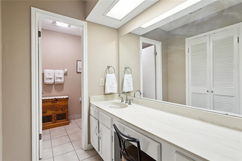 Mandeville, Louisiana 70471, United States, 2 Bedrooms Bedrooms, ,2 BathroomsBathrooms,Residential,Pending,127101