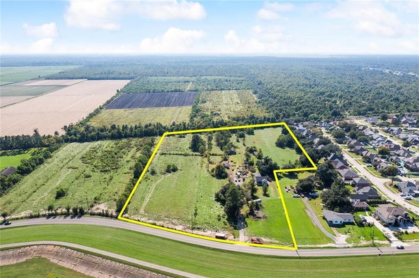 14341 RIVER RD, DESTREHAN, LA 70047 - Image 4f903e9f151abfa1e210457d4aacb117/3748839172