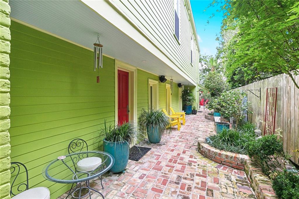 318 WALNUT Street