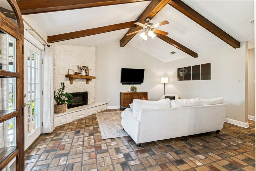 306 RIVER POINT Drive