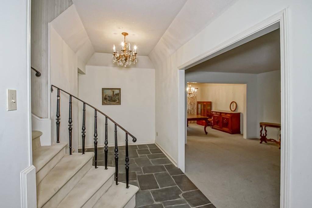 4520 CHATEAU Drive