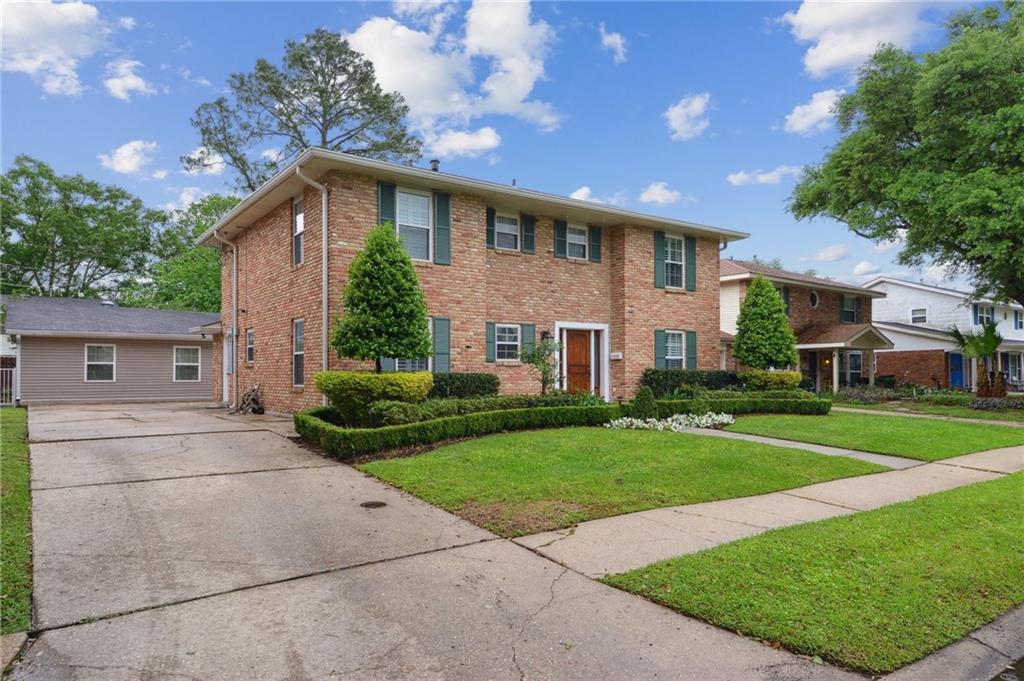 2756 DANBURY Drive