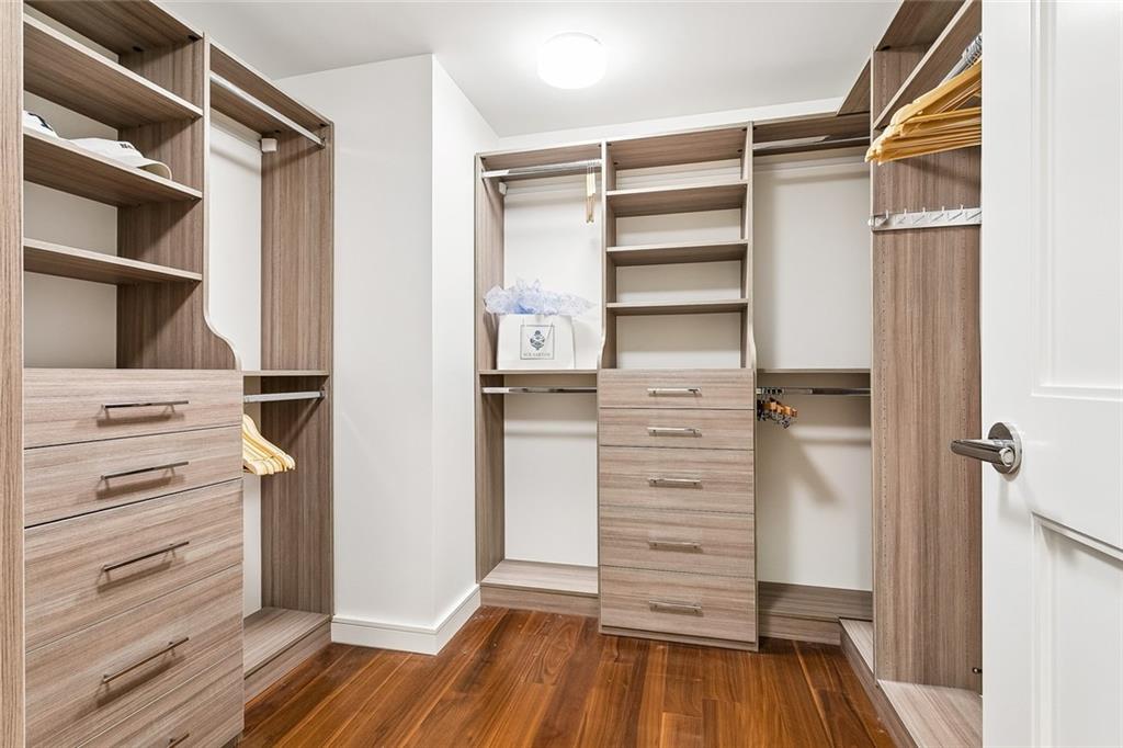 New Orleans, Louisiana, 70130, United States, 2 Bedrooms Bedrooms, ,3 BathroomsBathrooms,Residential,Active,2034014