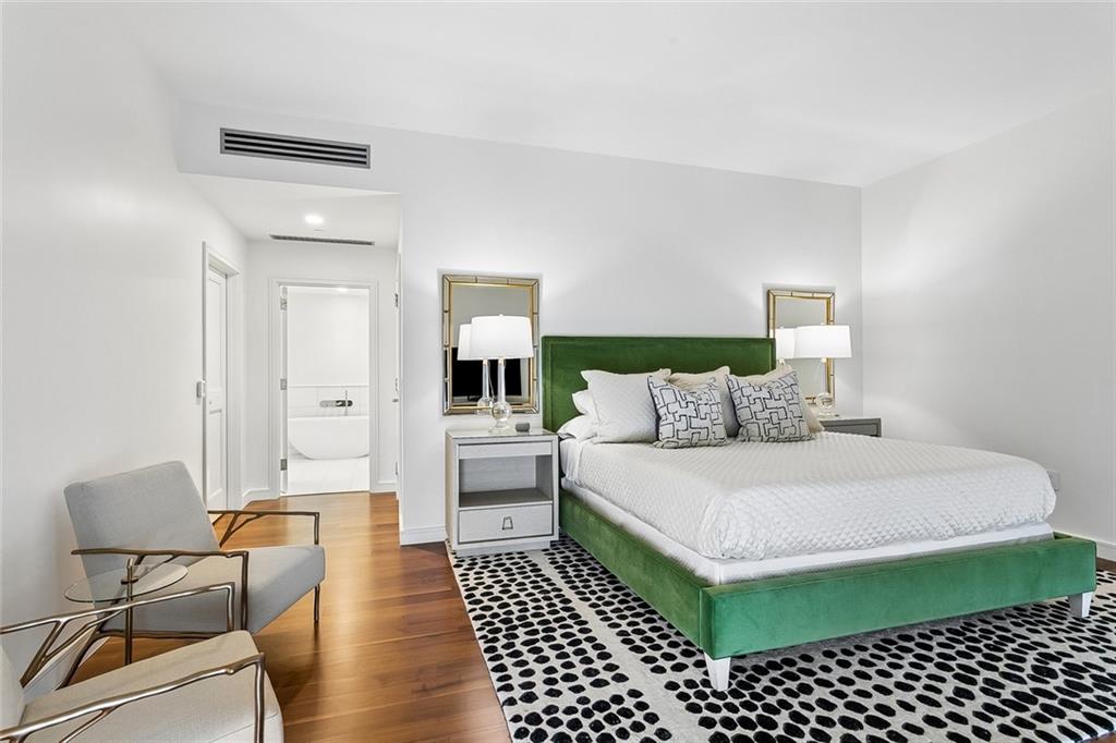 New Orleans, Louisiana, 70130, United States, 2 Bedrooms Bedrooms, ,3 BathroomsBathrooms,Residential,Active,2034014