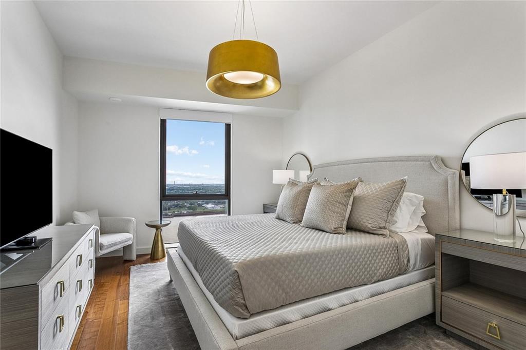 New Orleans, Louisiana, 70130, United States, 2 Bedrooms Bedrooms, ,3 BathroomsBathrooms,Residential,Active,2034014