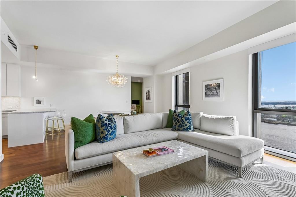 New Orleans, Louisiana, 70130, United States, 2 Bedrooms Bedrooms, ,3 BathroomsBathrooms,Residential,Active,2034014