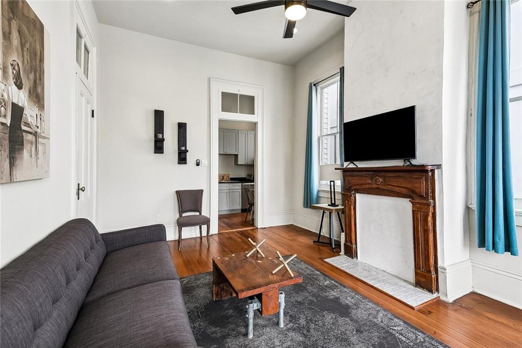 1426 CARONDELET Street