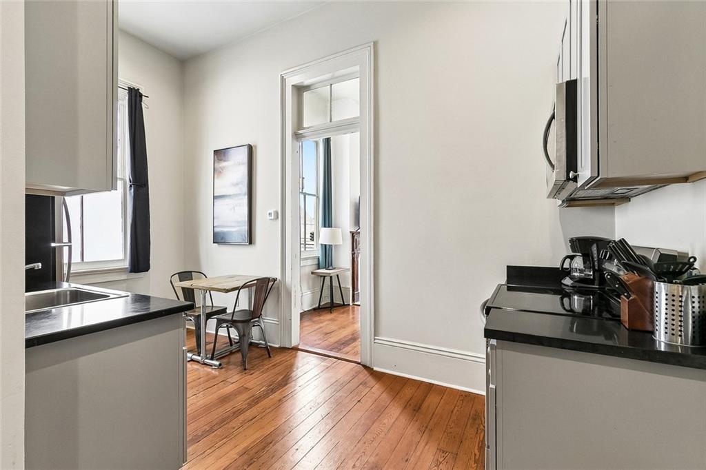 1426 CARONDELET Street