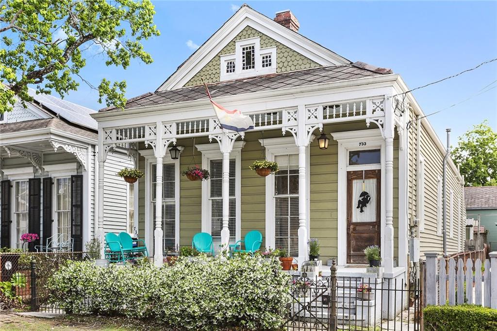 Photo 1 of 17 — 733 35 CONSTANTINOPLE Street, New Orleans, LA 70115