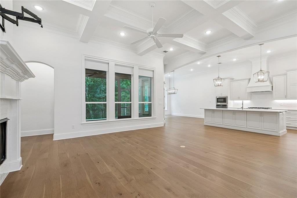 588 N CORNICHE DU LAC